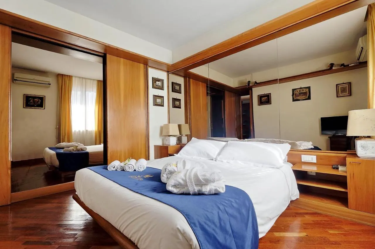 Frattina Family Romantic Superior Suite