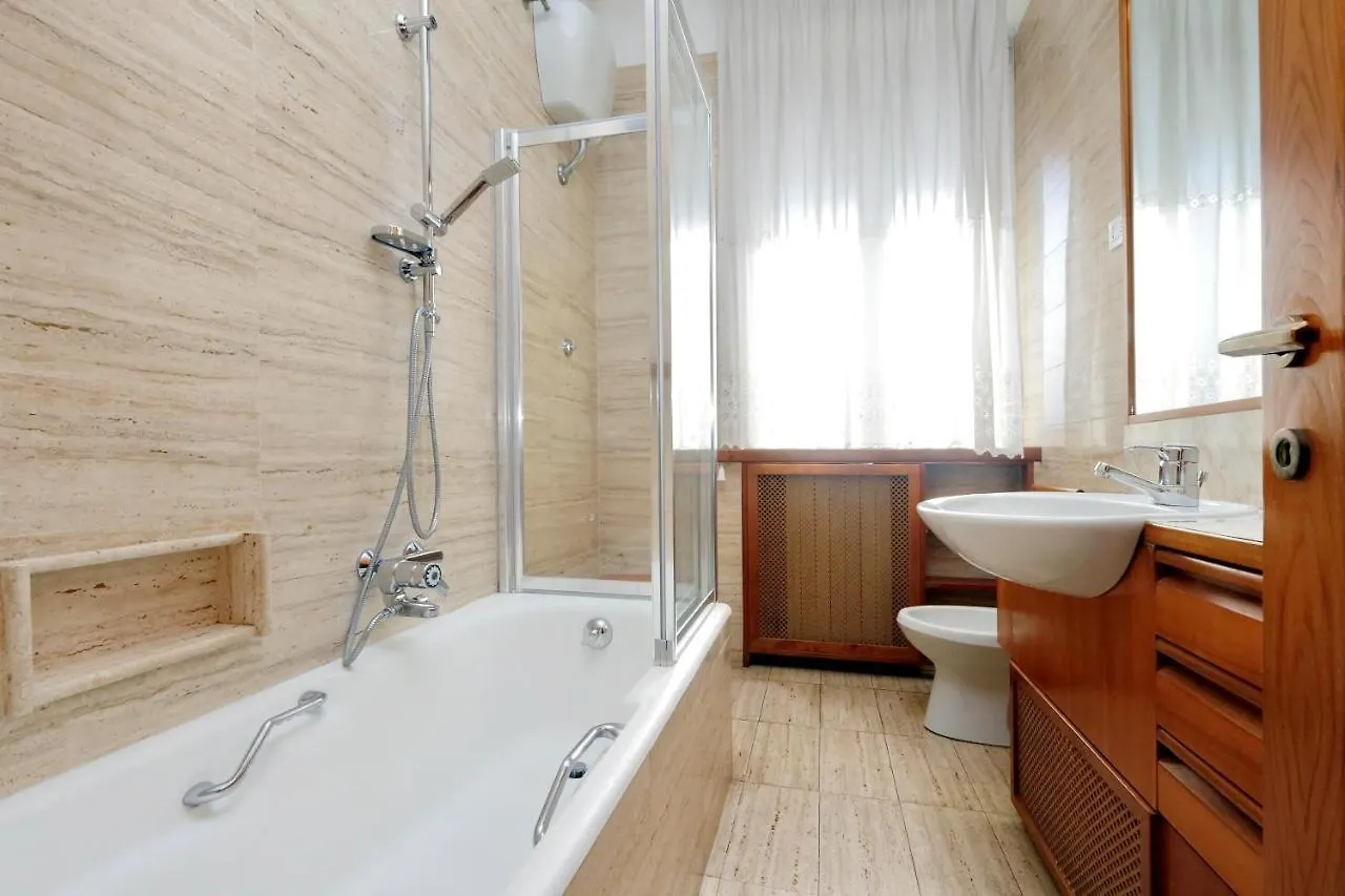 Apartment Frattina Family Romantic Superior Suite Italy