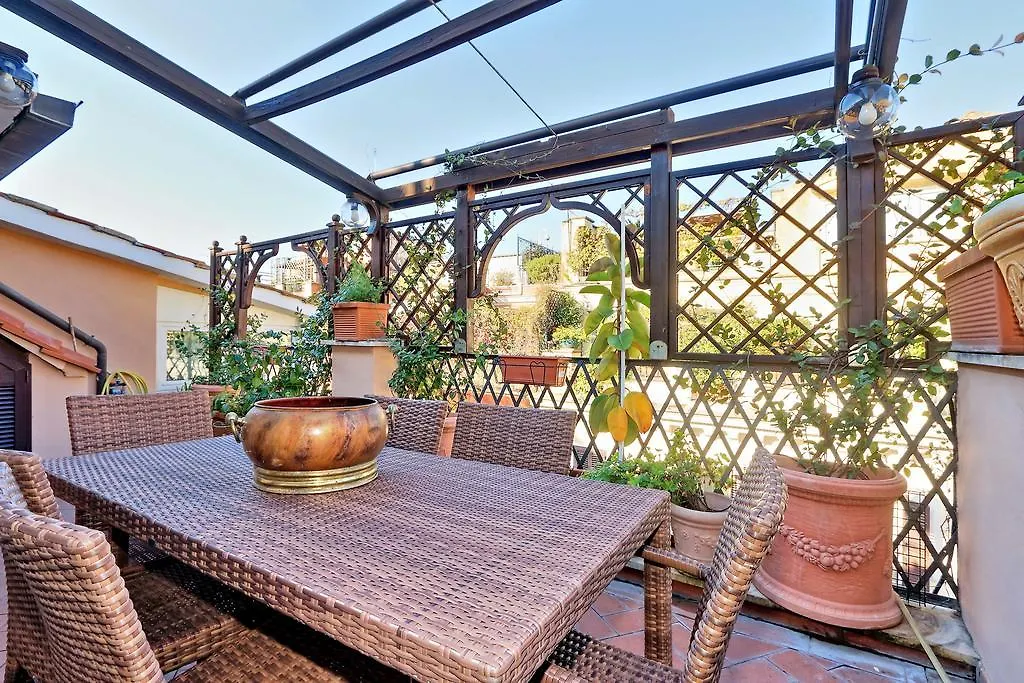 Frattina Family Romantic Superior Suite Apartment