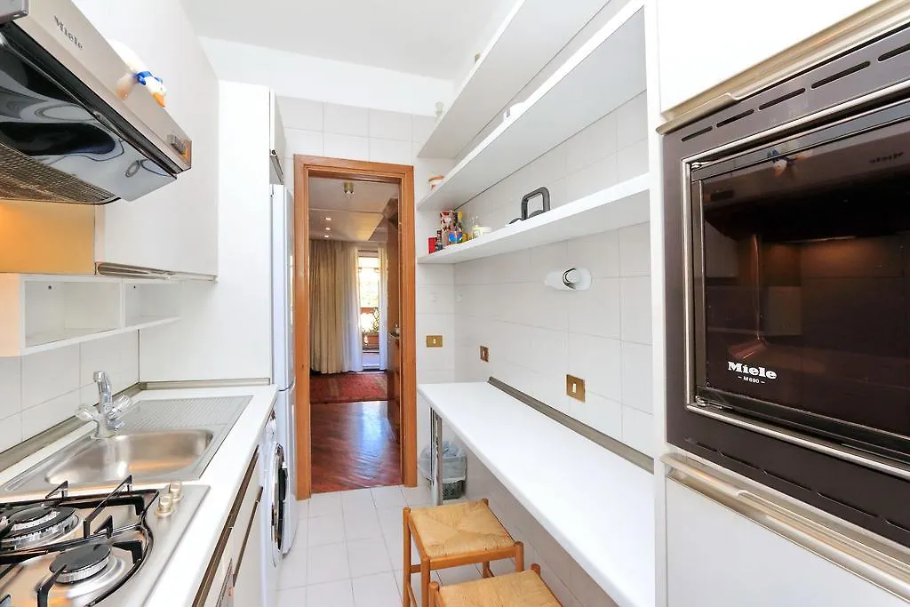 Frattina Family Romantic Superior Suite 0*, Rome
